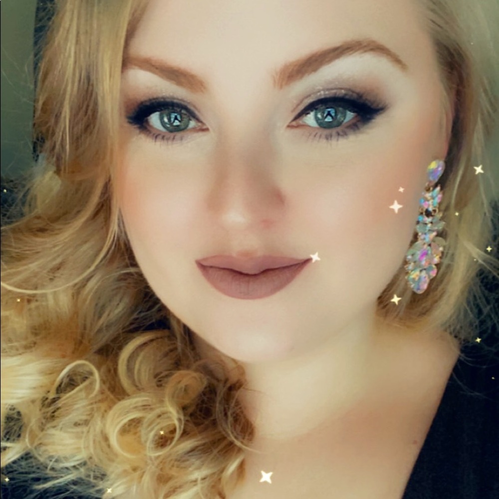 Meet your Posher, Jessica
